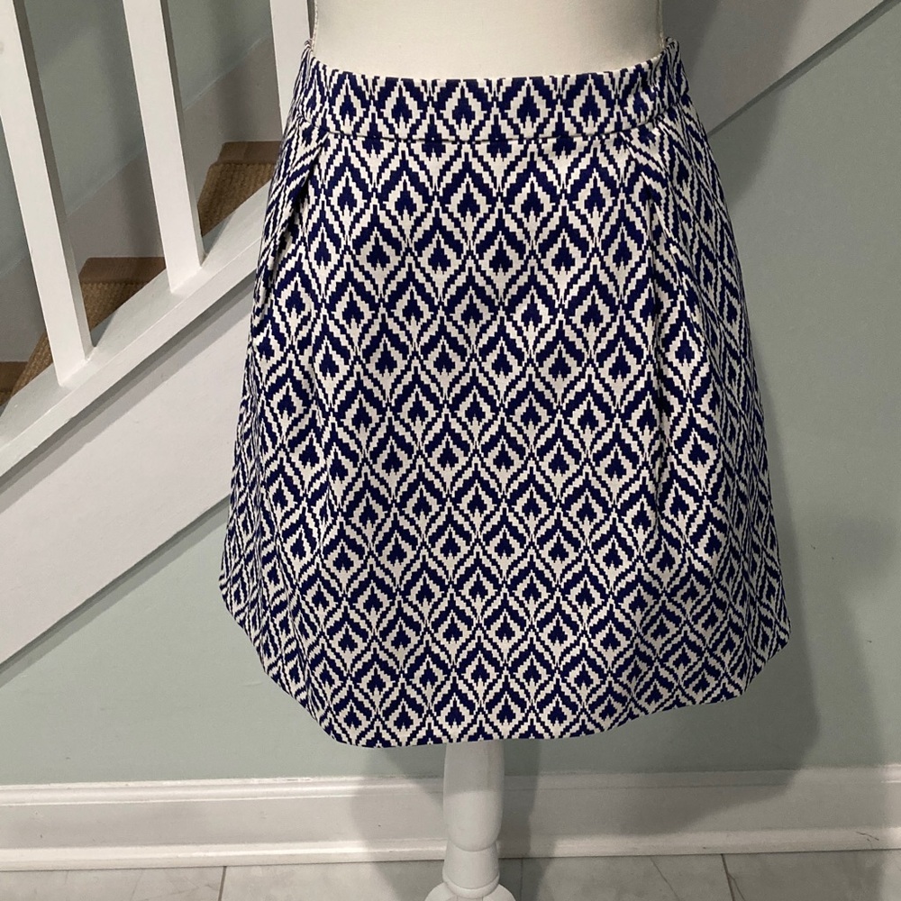 NWT.  J.Crew Navy and White A-Line Skirt. Size 6.